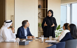 جلسة استشارية قيادية